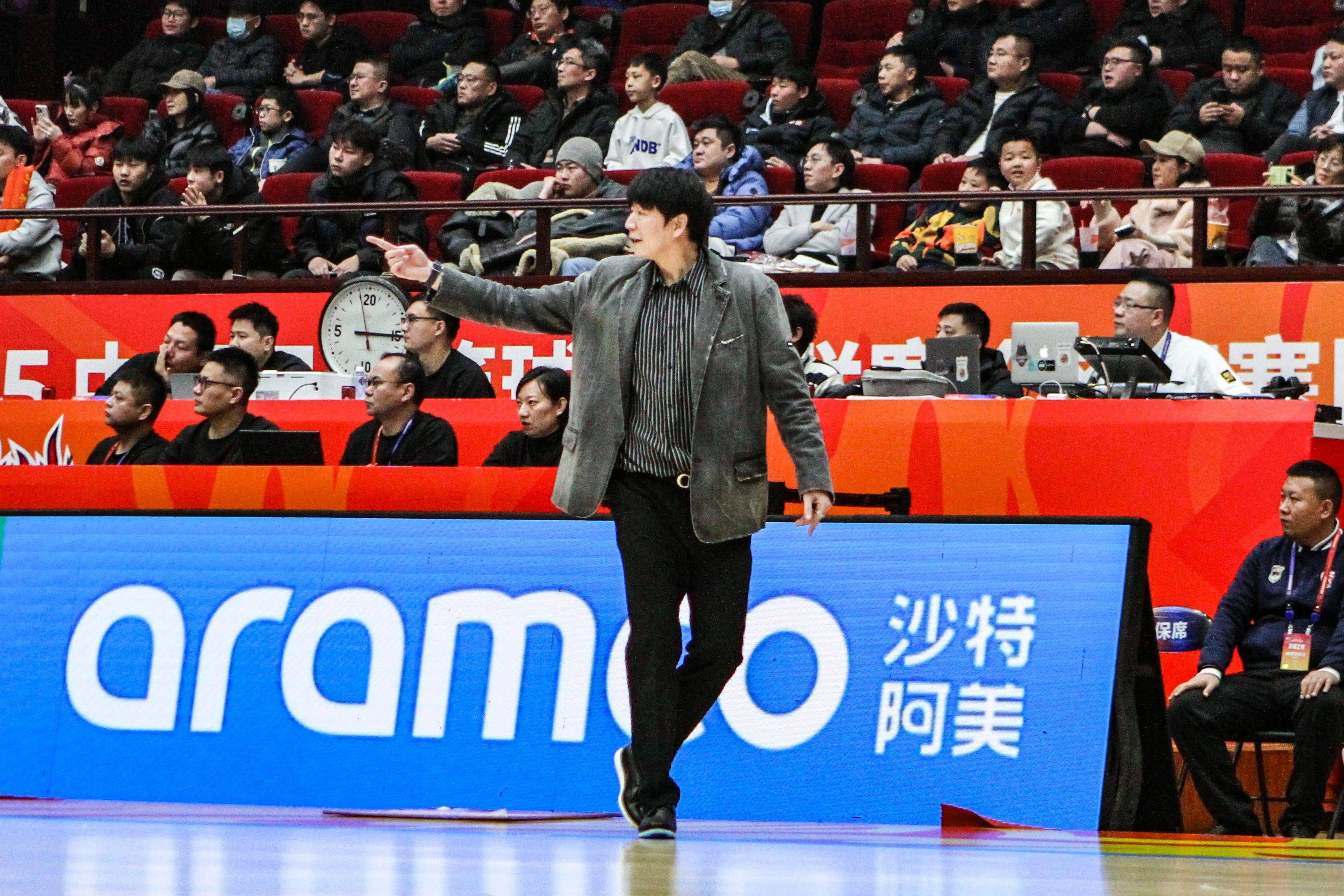 山东男篮客场击败广州队，连胜达到六场