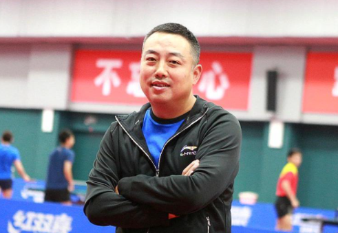 关于新加坡游泳名将在游泳池中独领风骚夺魁的信息