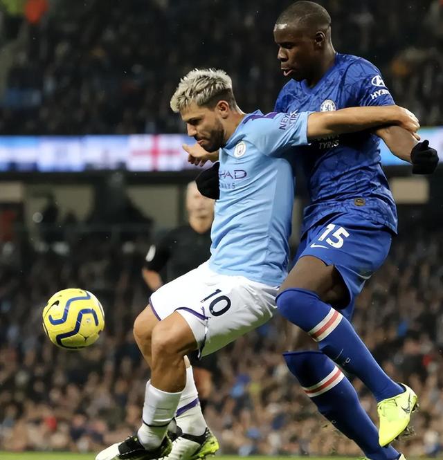 开云体育官网-切尔西遭遇双杀，球队连败动摇信心