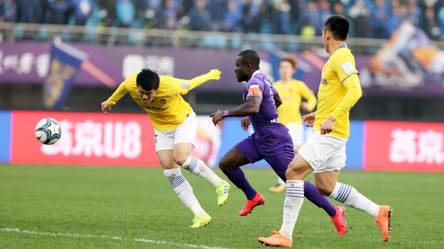 包含重庆当代充满创意，球队备战取得全面成功！的词条