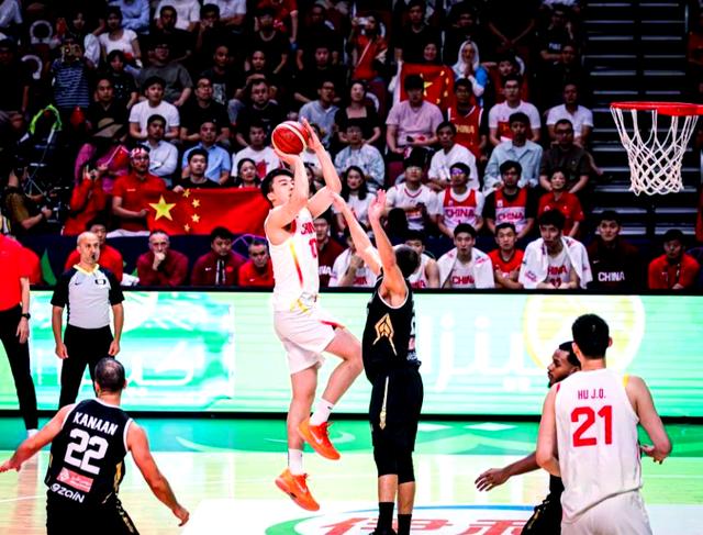 开云体育app-包含重庆男篮战术多变，取得连胜势头的词条